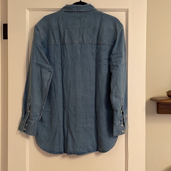 NWT Abercrombie & Fitch oversized jean button down shirt - Picture 4 of 4